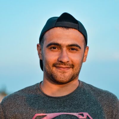 Tim est le spécialiste des machines agricoles de la ferme