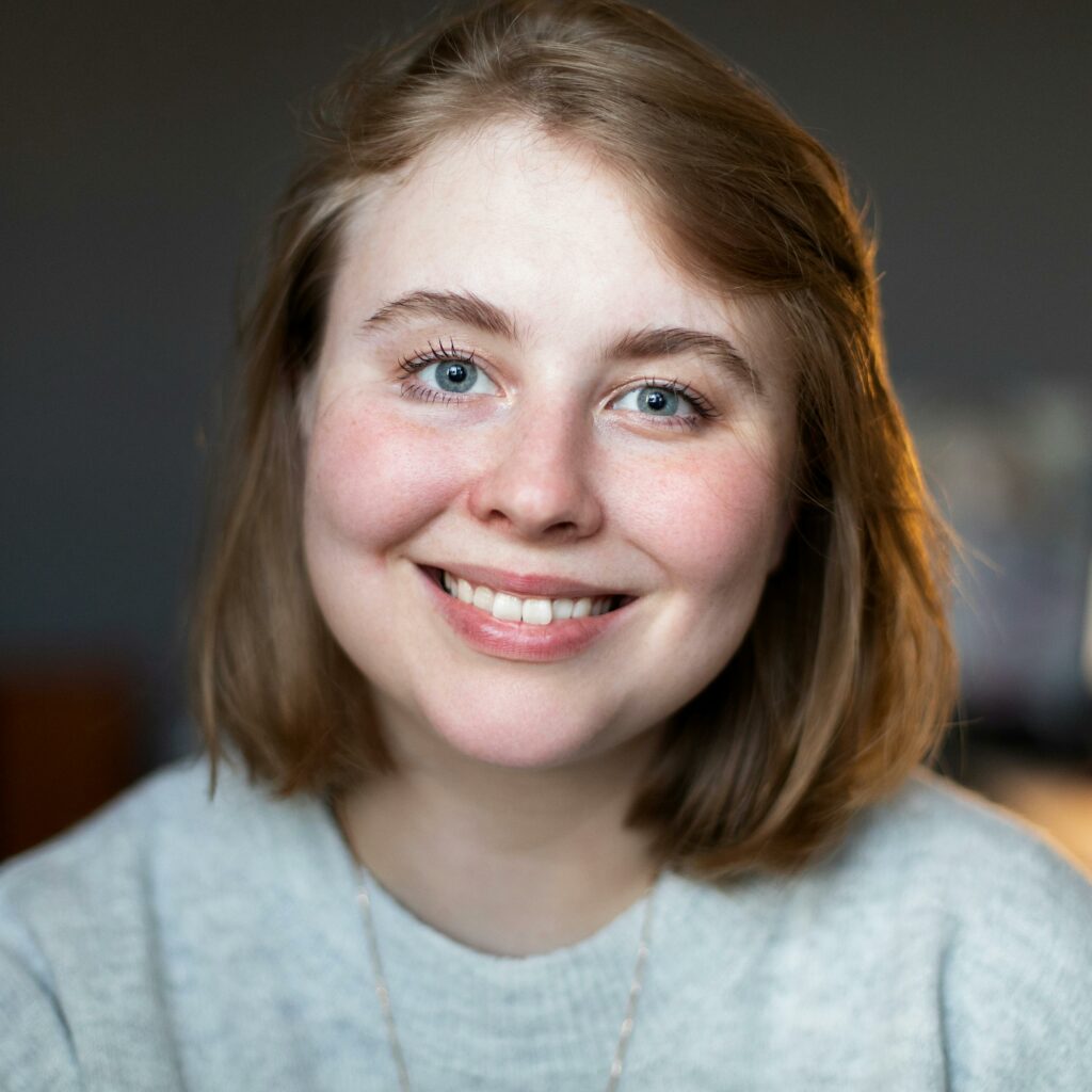 Sophie est la gestionnaire administrative de la ferme